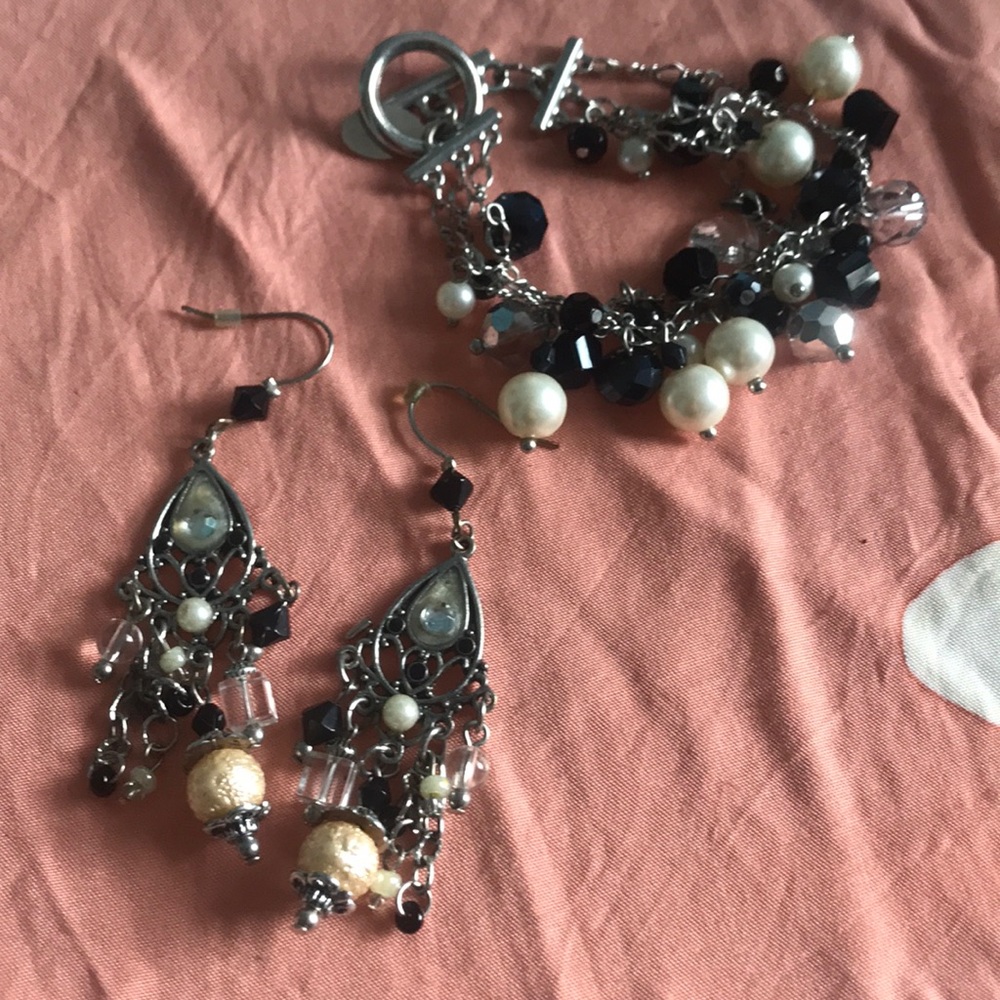 White House black market set earring bracelets